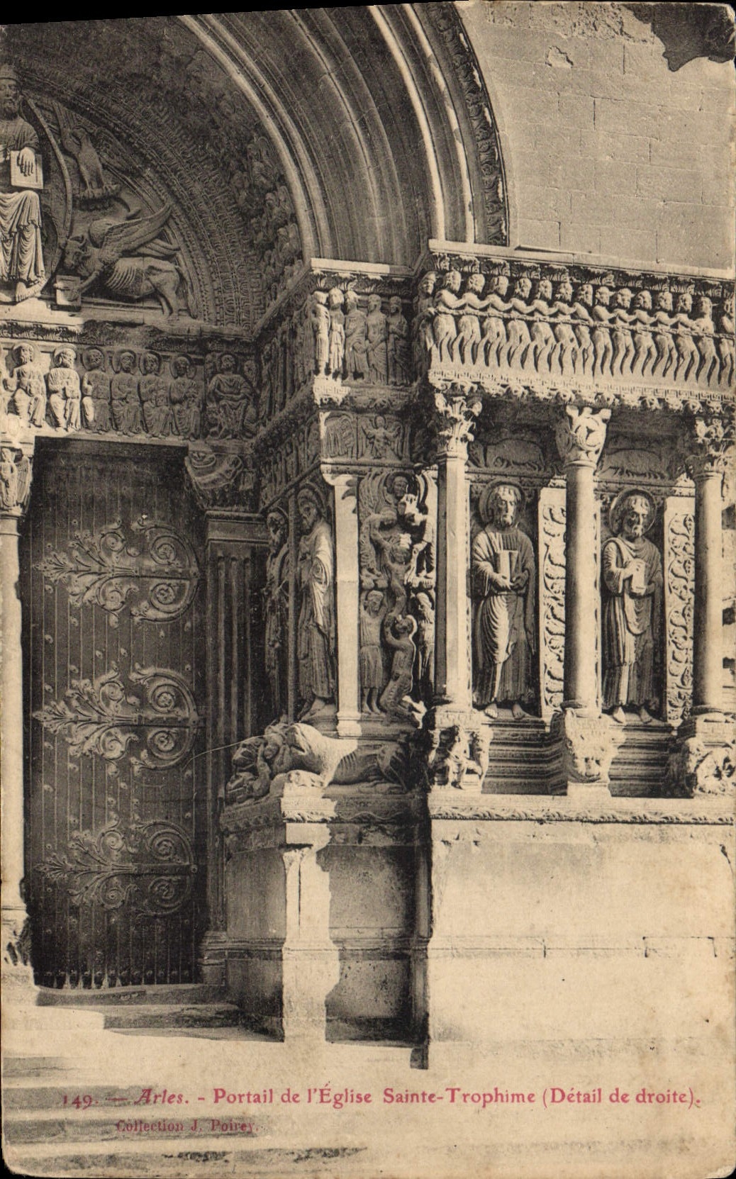 CPA Arles Portail de l'Eglise Sainte Trophime Detail de droite 