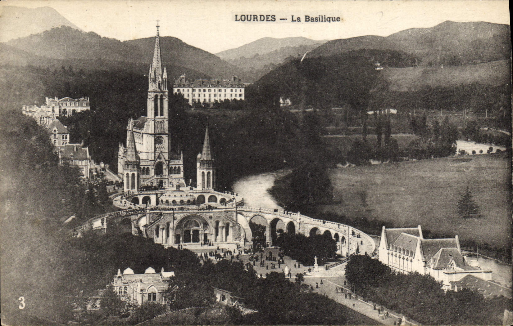 CPA Lourdes La Basilique 