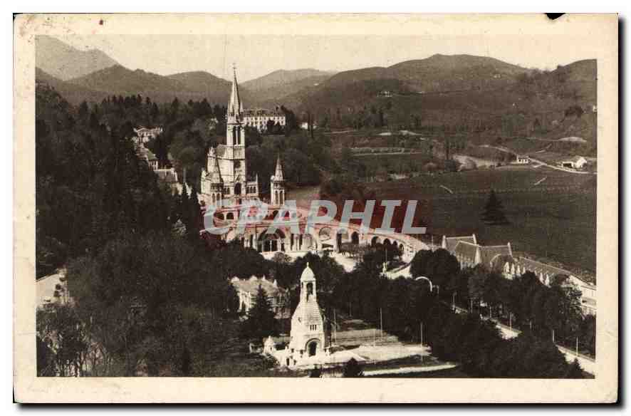 CPA Lourdes La Basilique et le Monument interallie vus du Chateau Fort 