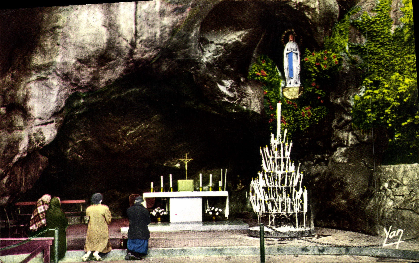 CPA Lourdes La Grotte Miraculeuse 