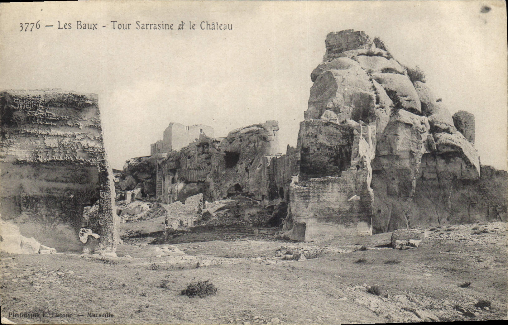 Les Baux - Tour Sarrasine & le Château — Phototypie E. Lacour — Marseille