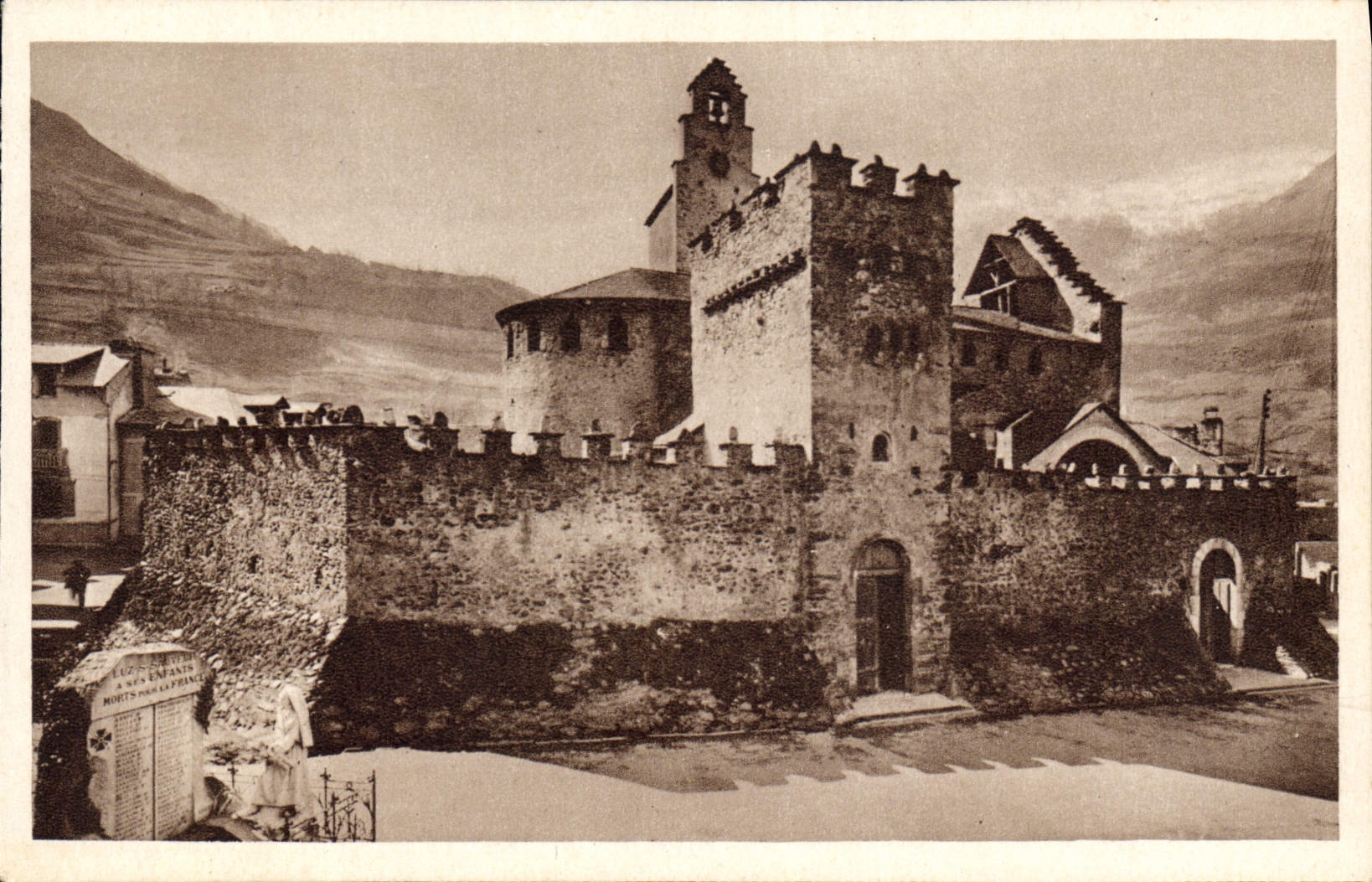 Luz — Église des Templiers — Édition Photo-Ouïnault, Laurides