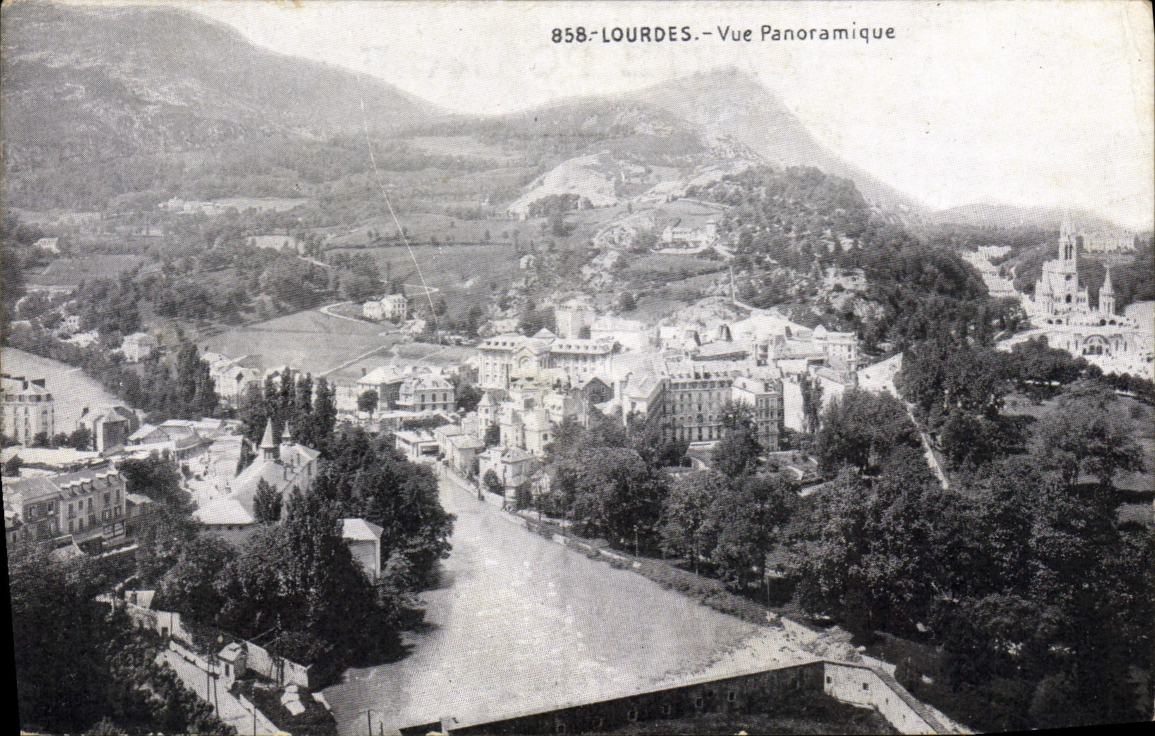 CPA Lourdes Vue panoramique 