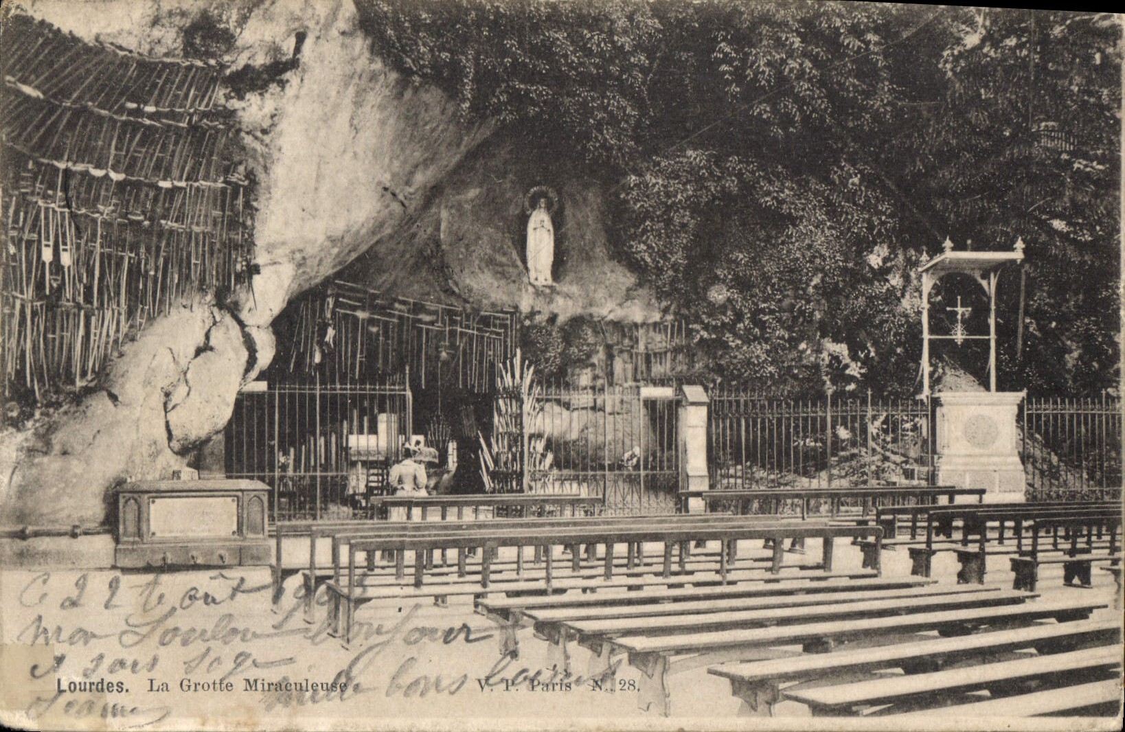CPA Lourdes La Grotte Miraculeuse 