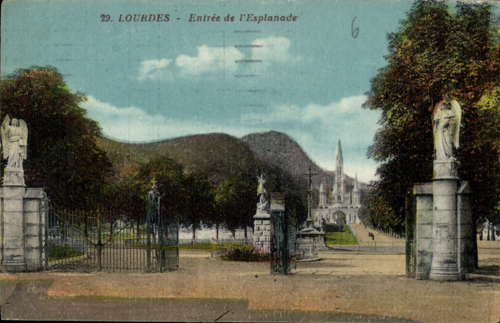 CPA Lourdes Entree de l'Esplanade 