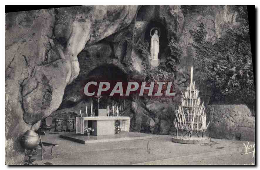 CPA Lourdes La Grotte Miraculeuse 