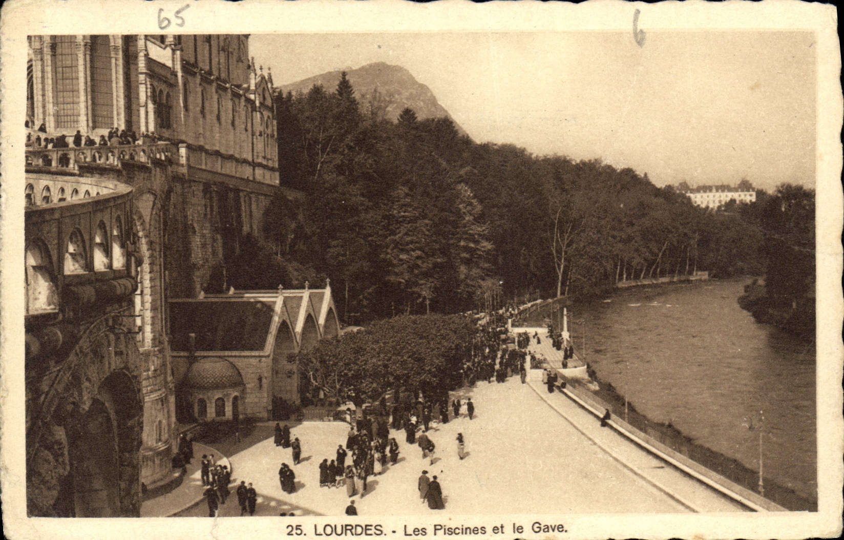 CPA Lourdes Les Piscines et le Gave 
