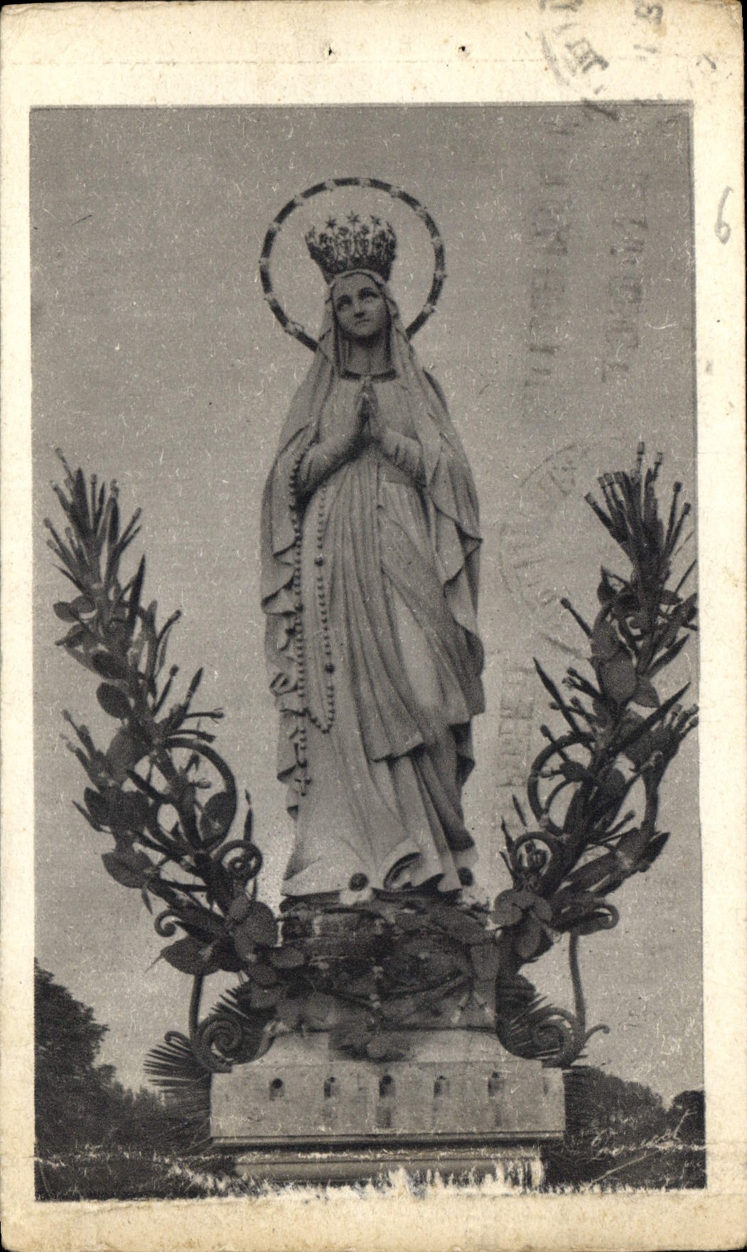 CPA Lourdes la Vierge Couronnee 
