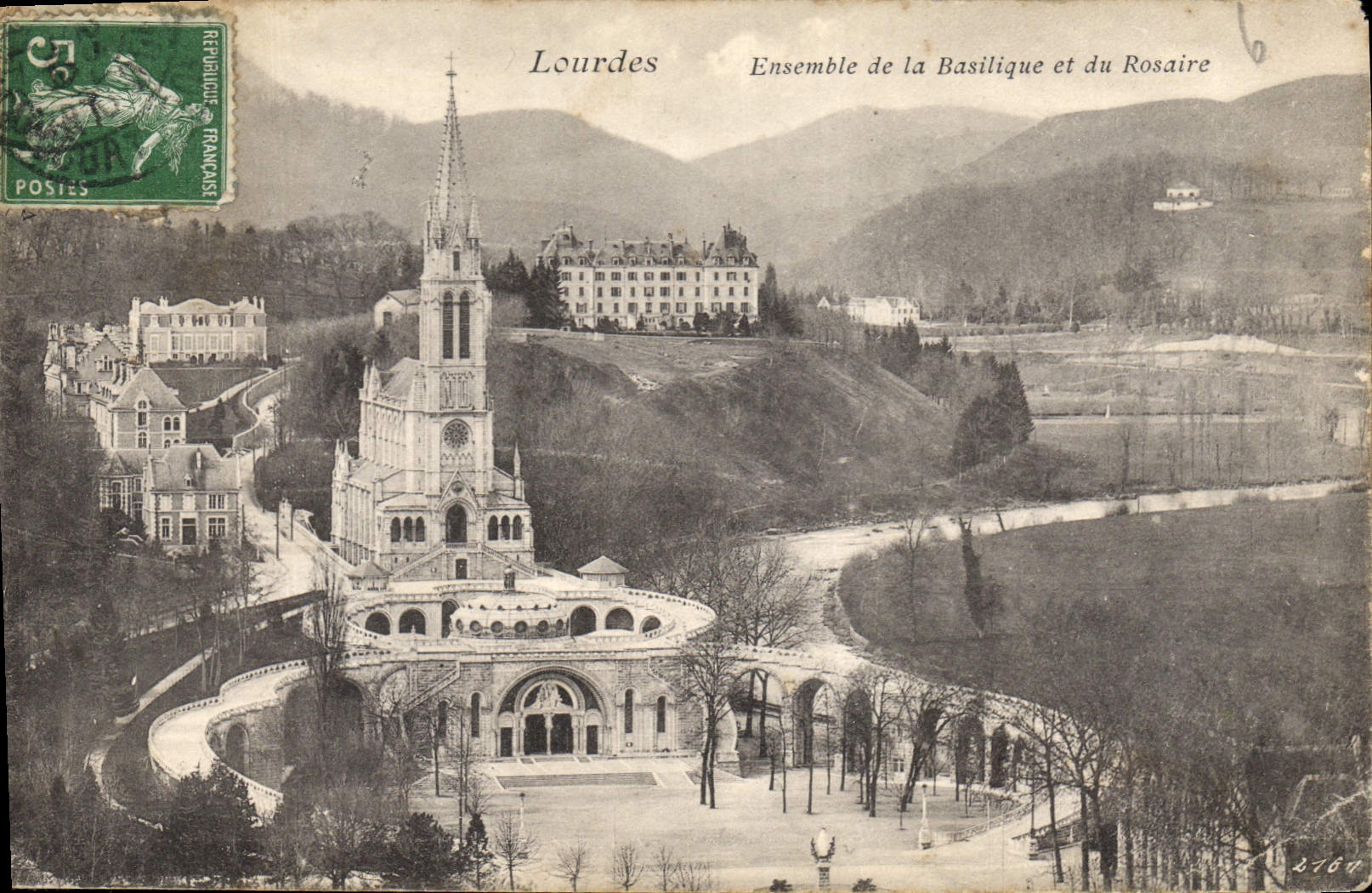 CPA Lourdes Ensemble de la Basilique et du Rosaire 