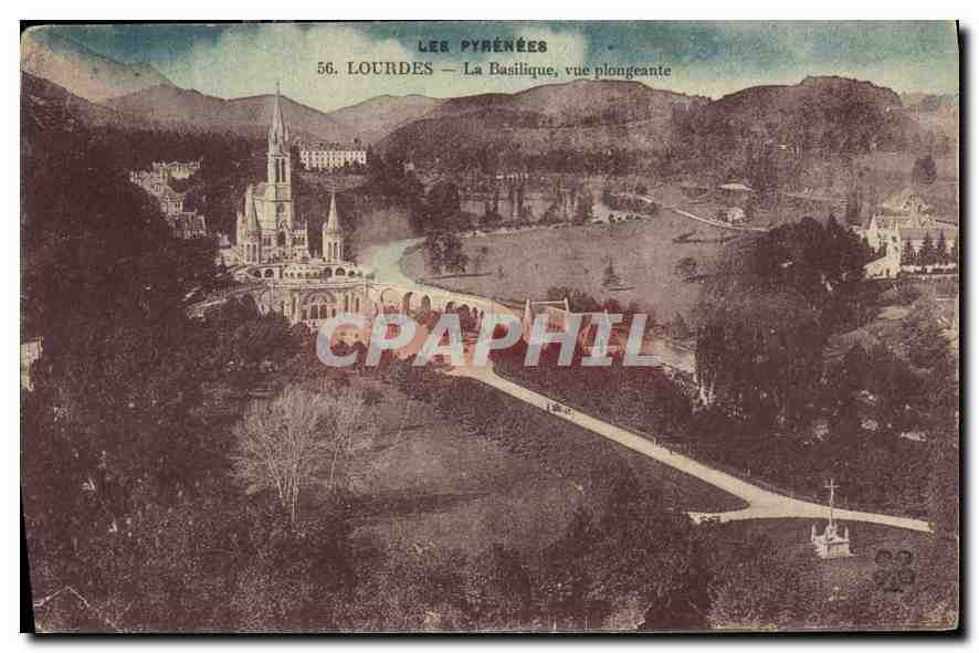 CPA Les Pyrenees Lourdes la Basilique vue Plongeante 