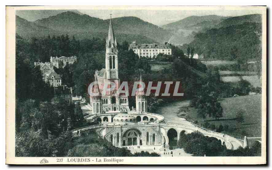 CPA Lourdes la Basilique 