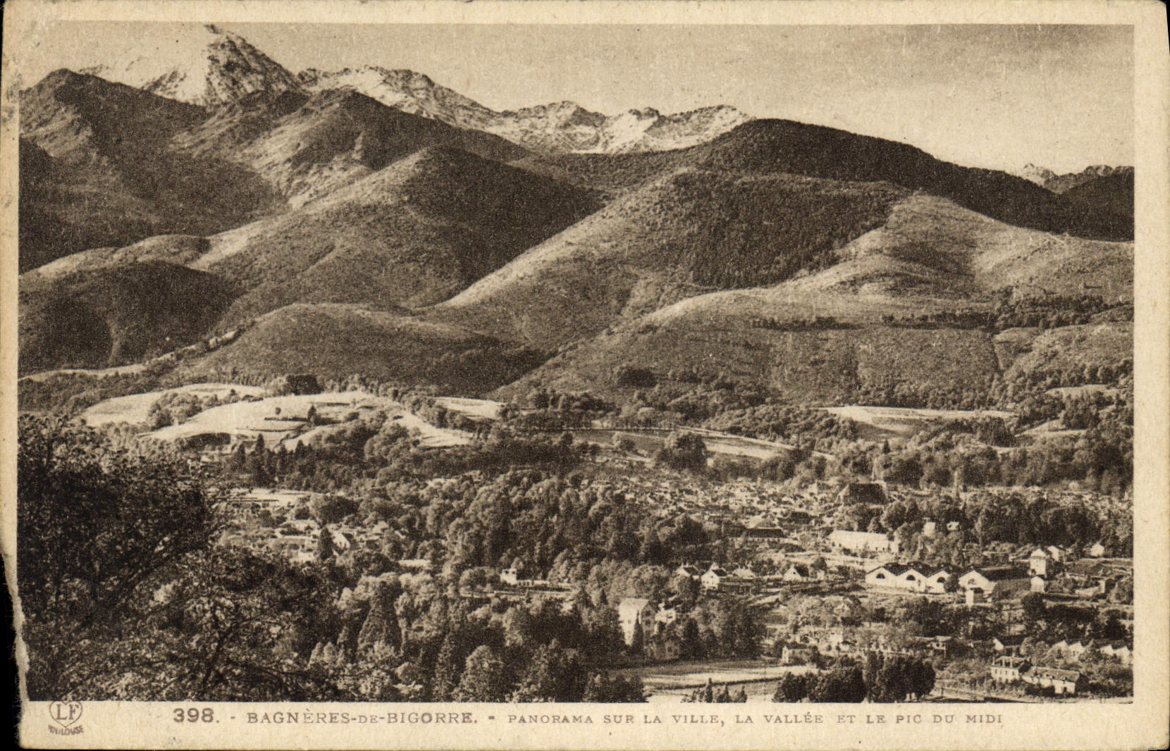 Bagnères-de-Bigorre — Panorama sur la ville, la vallée et le Pic du Midi — éditeur LF, n° 398