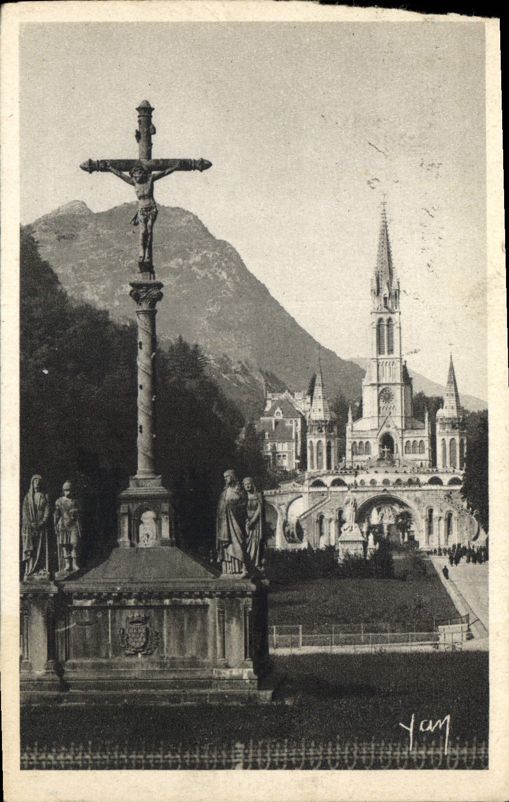 CPA Lourdes la Basilique et le Calvaire Breton 
