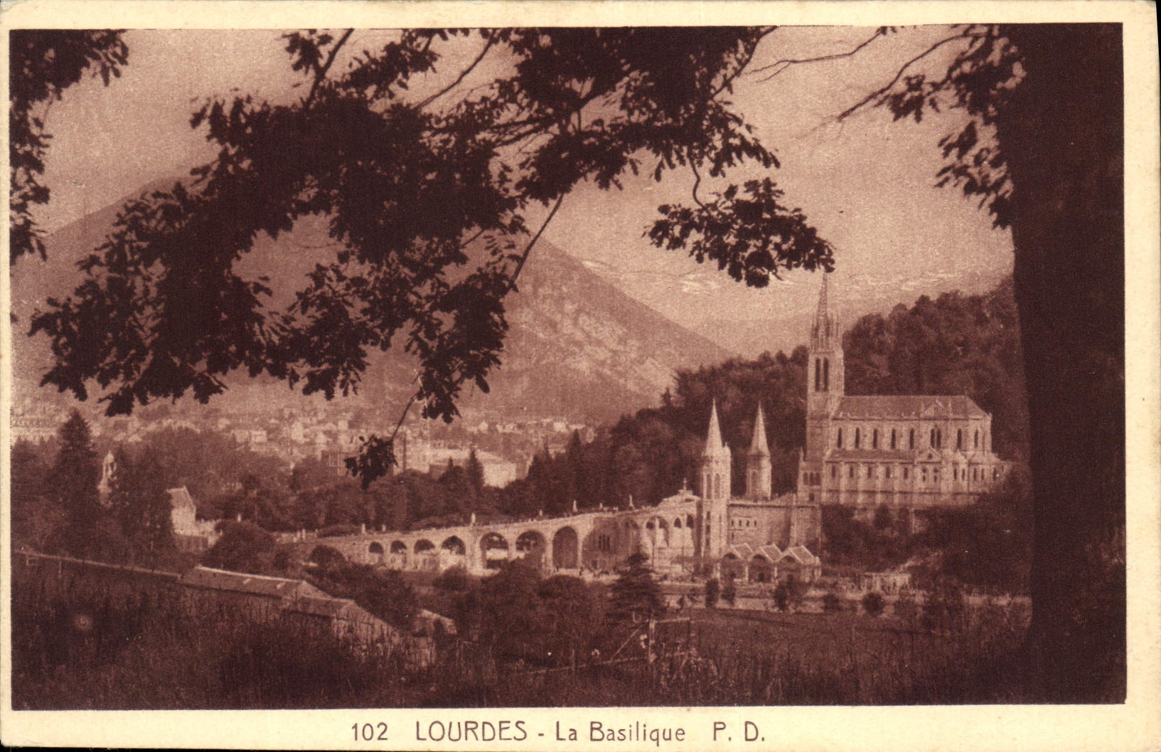 CPA Lourdes la Basilique 
