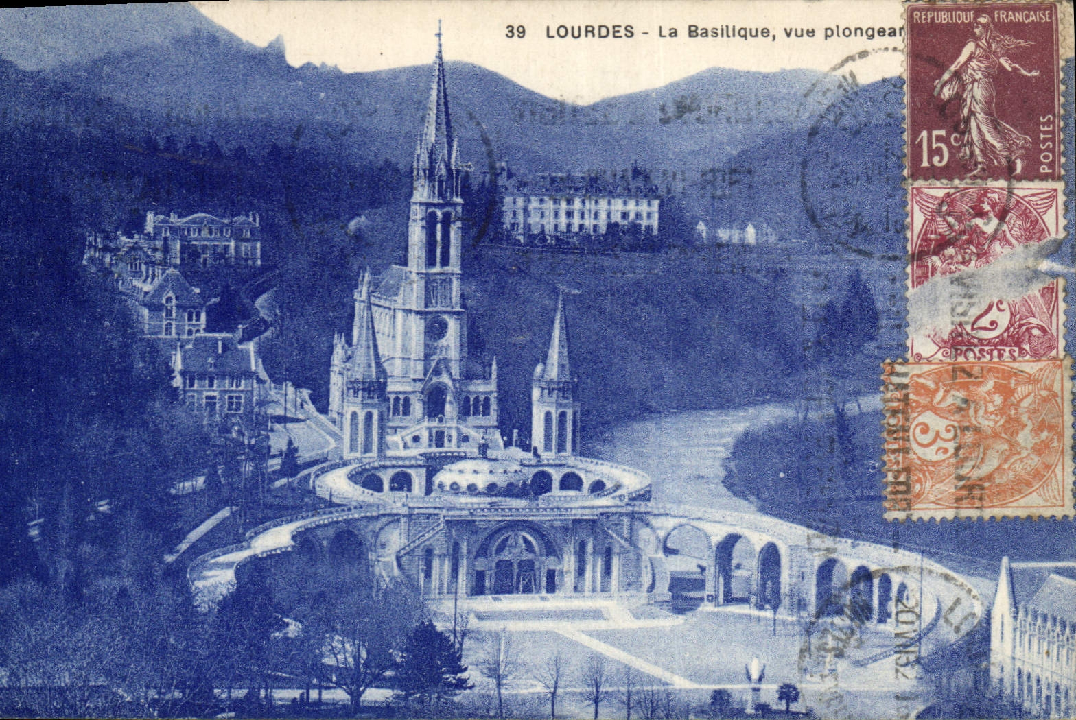 CPA Lourdes la Basilique vue Plongeante 