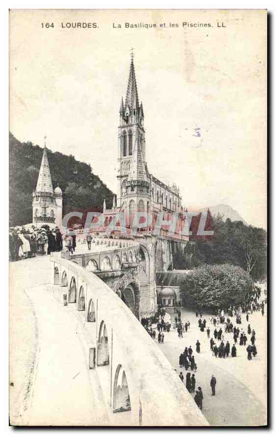 CPA Lourdes la Basilique et les Piscines 