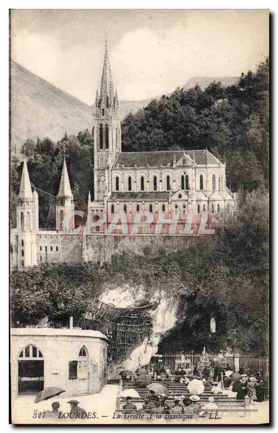 CPA Lourdes la Grotte et la Basilique 