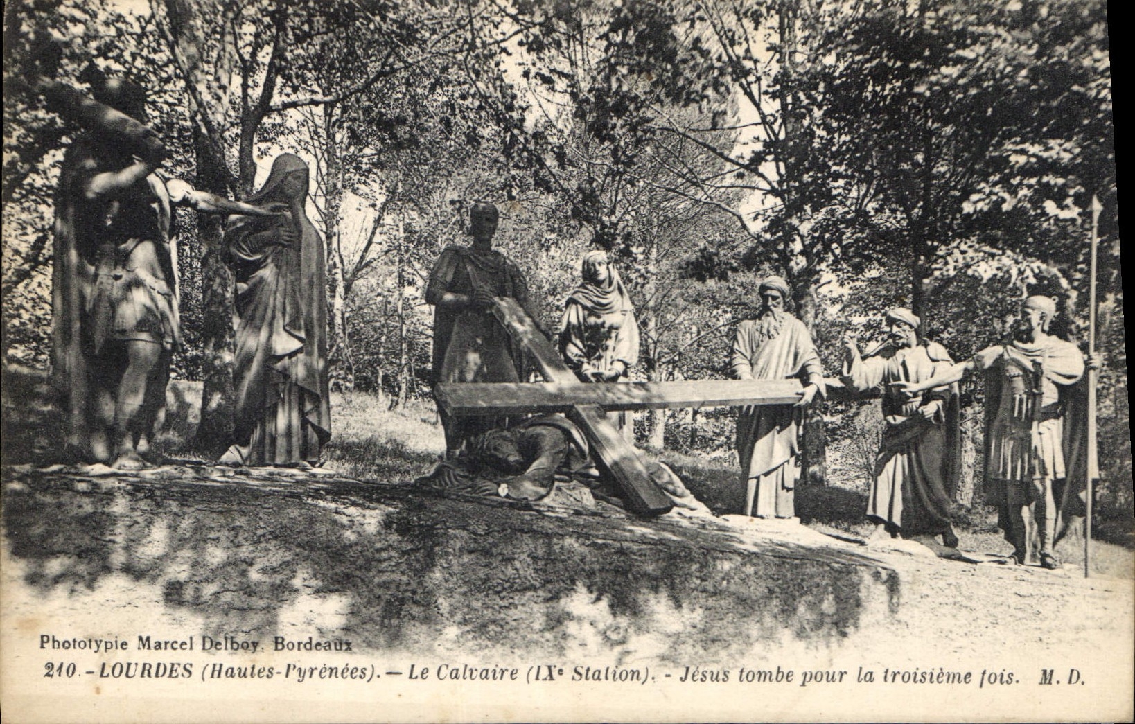 CPA Lourdes Hautes Pyrenees le Calvaire IX station Jesus tombe pour la troisieme fois 