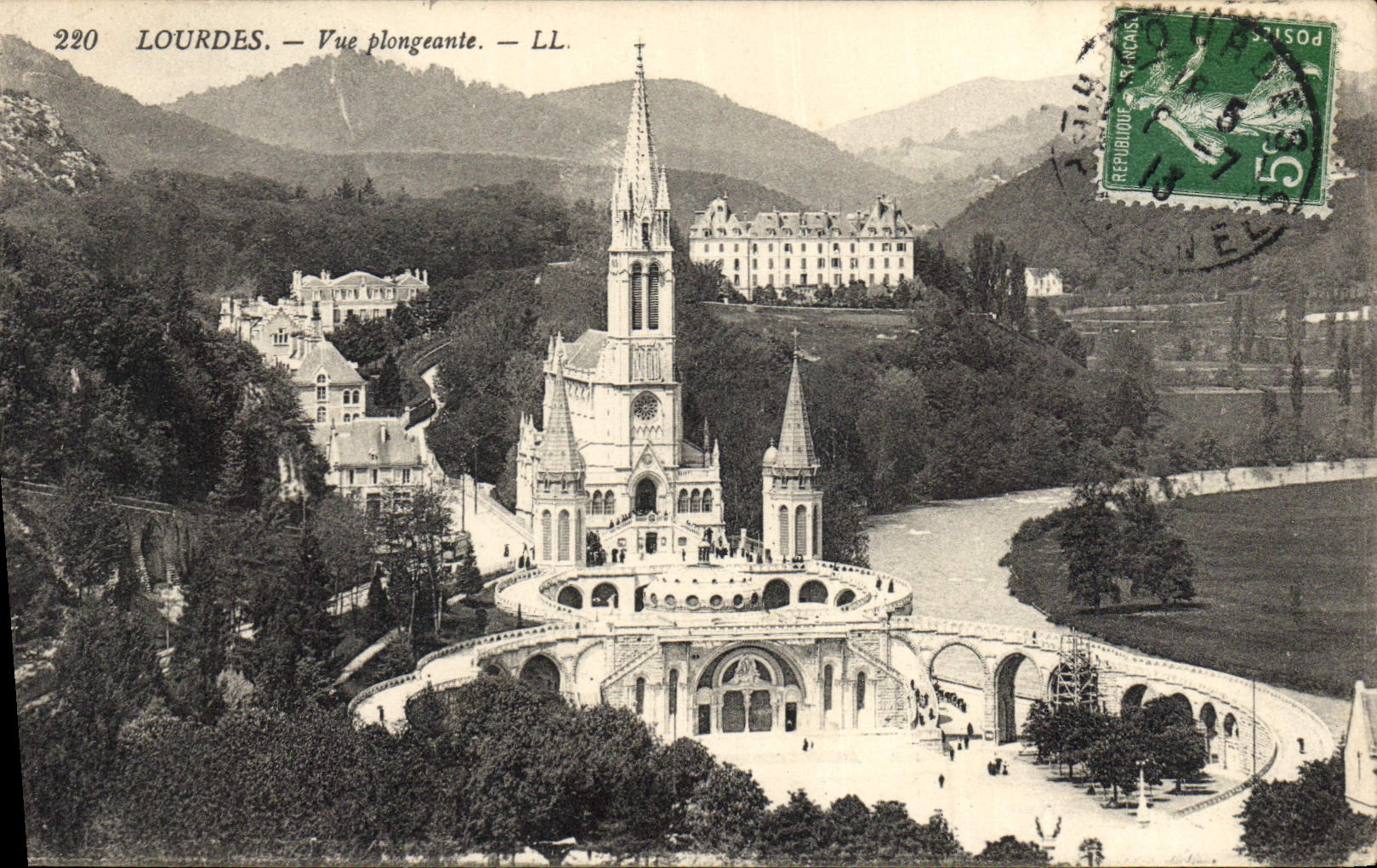 CPA Lourdes vue Plongeante 