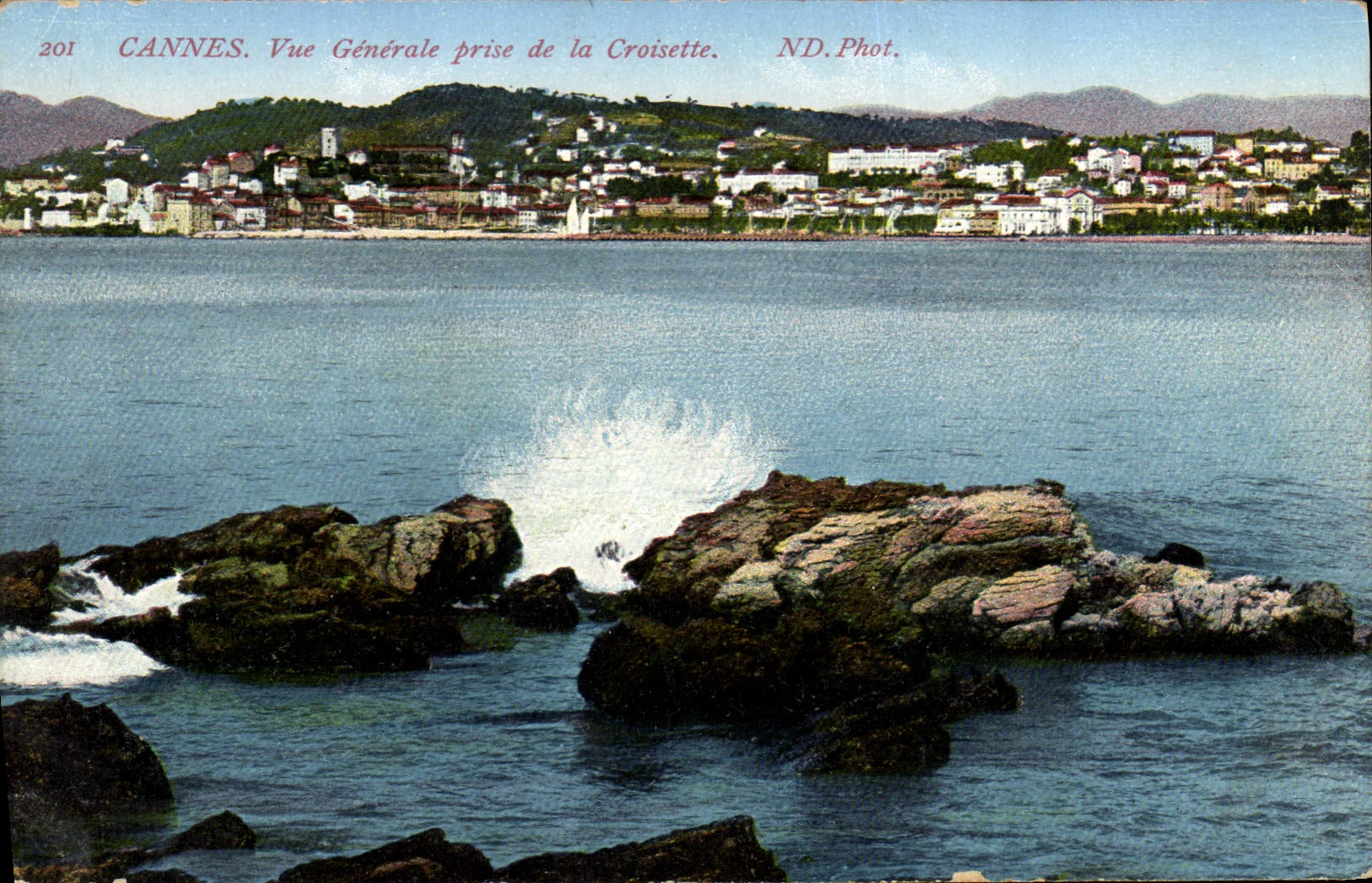 CPA Cannes Vue generale prise de la Croisette 