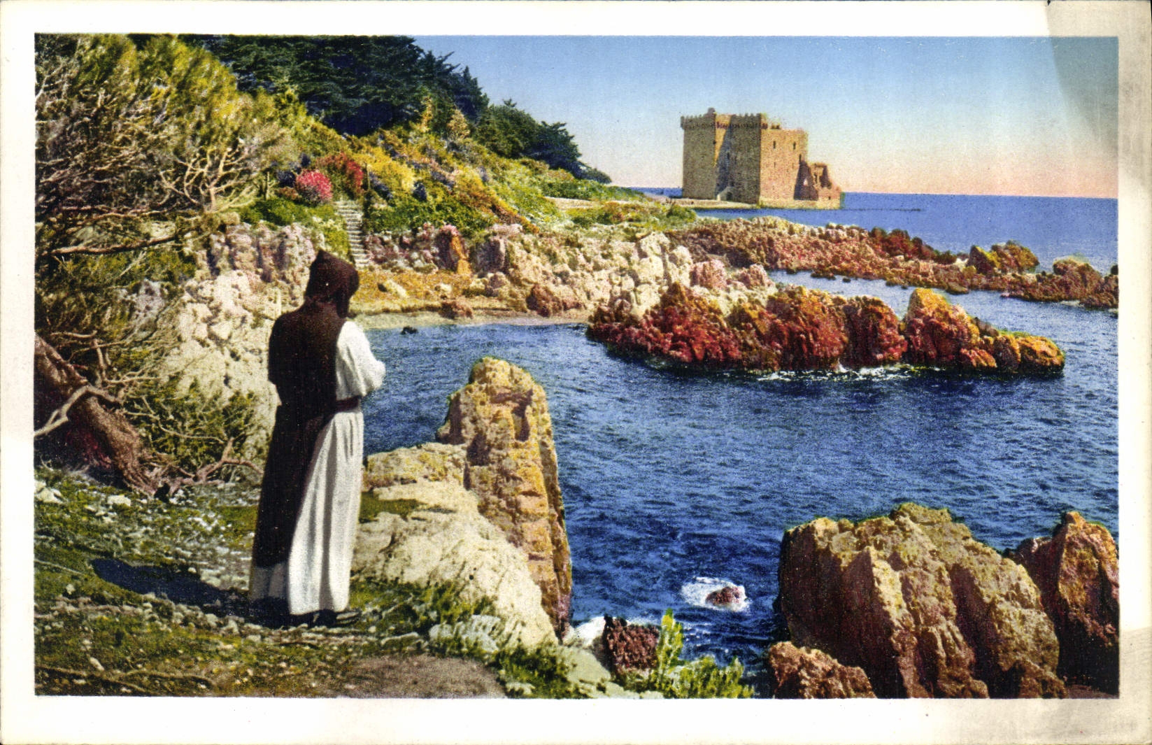 Ile Saint-Honorat — Monastère fortifié et ridges — A.D.I.A. Nice