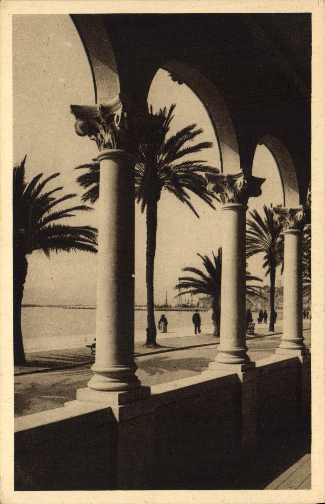 Cannes — Vue sur la Croisette — L. Gilletta et Cie