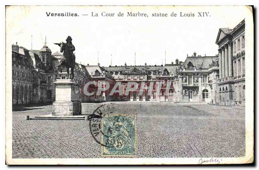 CPA Versailles La Cour de Marbre statue de Louis XIV 
