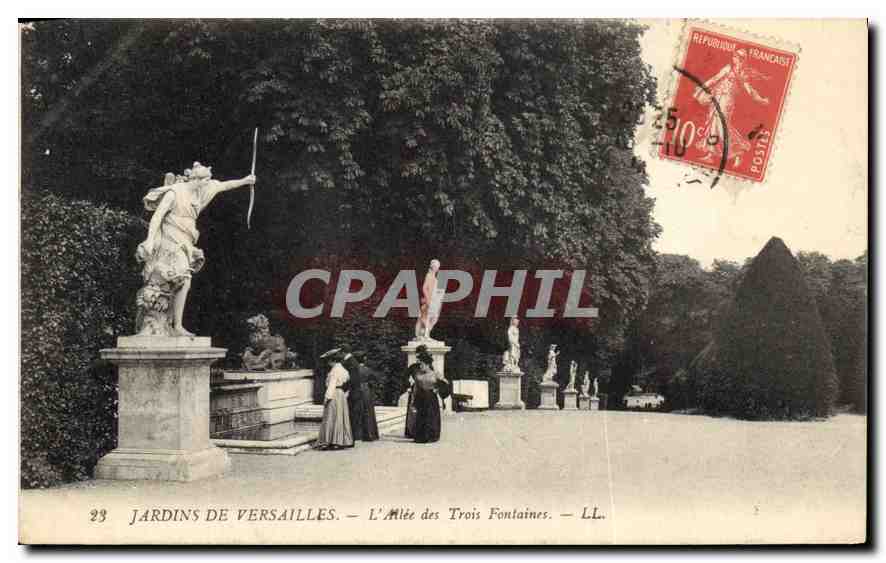 Jardins de Versailles — L'Allée des Trois Fontaines — LL.