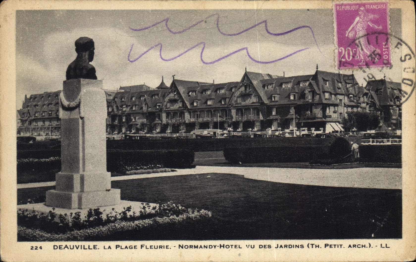 Deauville, La Plage Fleurie - Normandy-Hotel vu des Jardins (Th. Petit, Arch.)