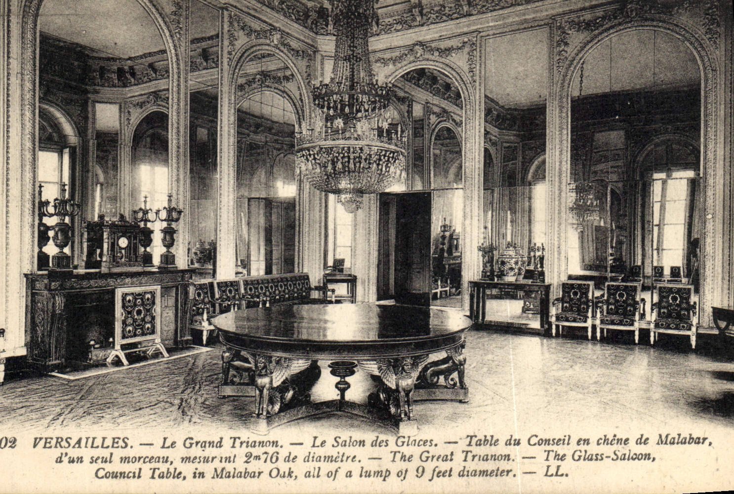 Versailles — Le Grand Trianon — Le Salon des Glaces — Table du Conseil en chêne de Malabar