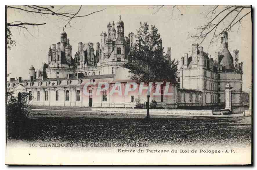 CPA Chambord Le Chateau cote sud est Entree du Parterre du Roi de Pologne 