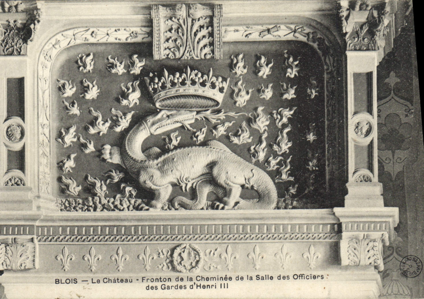CPA Blois Le Chateau Fronton de la Cheminee de la Salle des Officiers des Gardes d'Henri III 