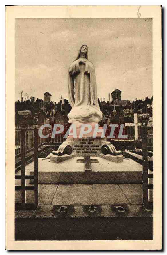 Statue de la Vierge Marie — Monument élevé au Cimetière de Lâteeux, à l'Emplacement de la Première Tombe de Sainte Thérèse de l'Enfant-Jésus — Éditeur : Grand