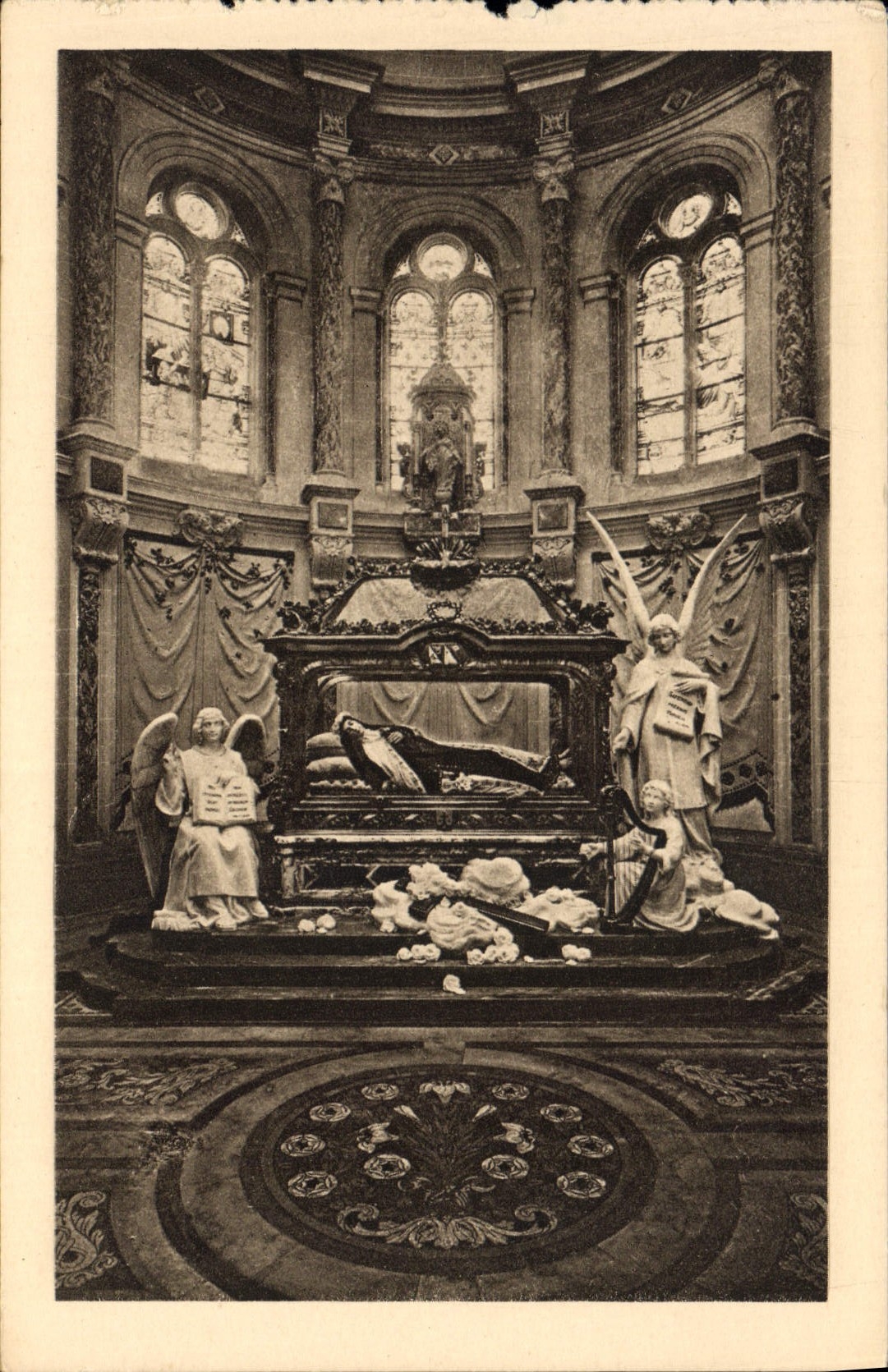 Chapelle et Châsse de Sainte Thérèse de l'Enfant-Jésus — éditeur RPPG, n°10