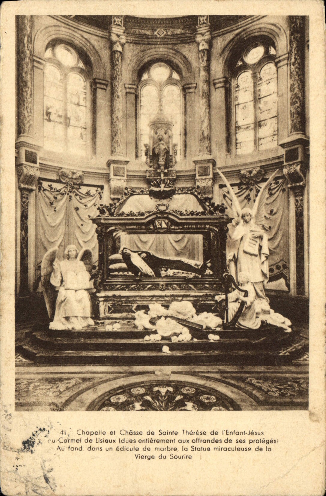 Chapelle et Châsse de Sainte Thérèse de l'Enfant-Jésus — édifice de marbre à Lisieux — éditeur Océan