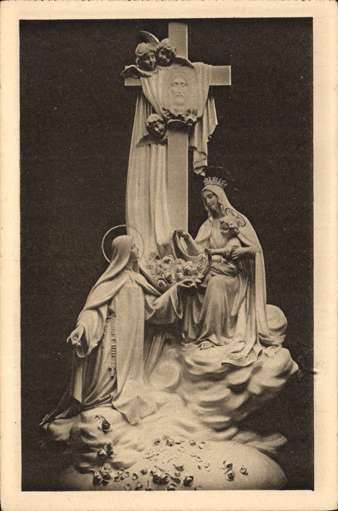 La Chapelle des Carmélites de Lilleux — Calviades Double — Sculpture sur le Maître-Autel
