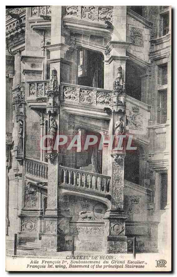 CPA Chateau de Blois Aile Francois I Soubassement du Grand Escalier 