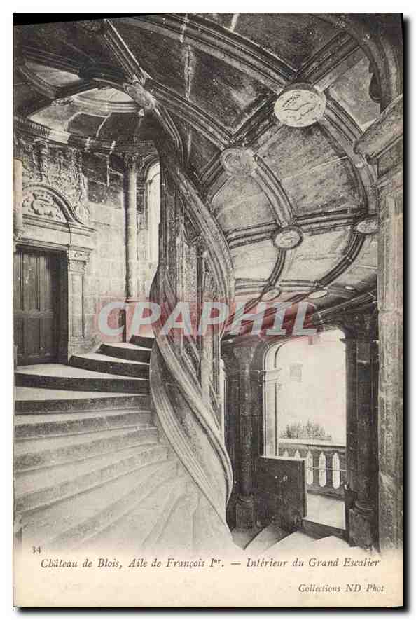 CPA Chateau de Blois Aile de Francois I Interieur du Grand Escalier 