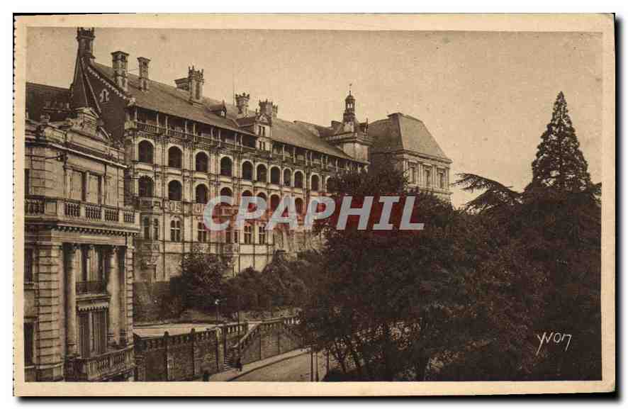 CPA La Douce France Chateaux de la Loire Chateau de Blois Aile Francois I 
