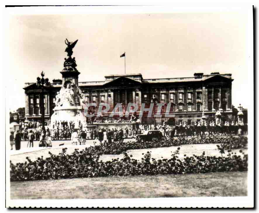 CPA Victoria Memorial and Buckingam Palace London 