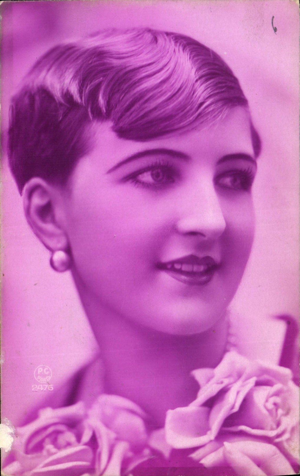 Portrait d'une jeune femme — éditeur P.C. Paris, n° 2476