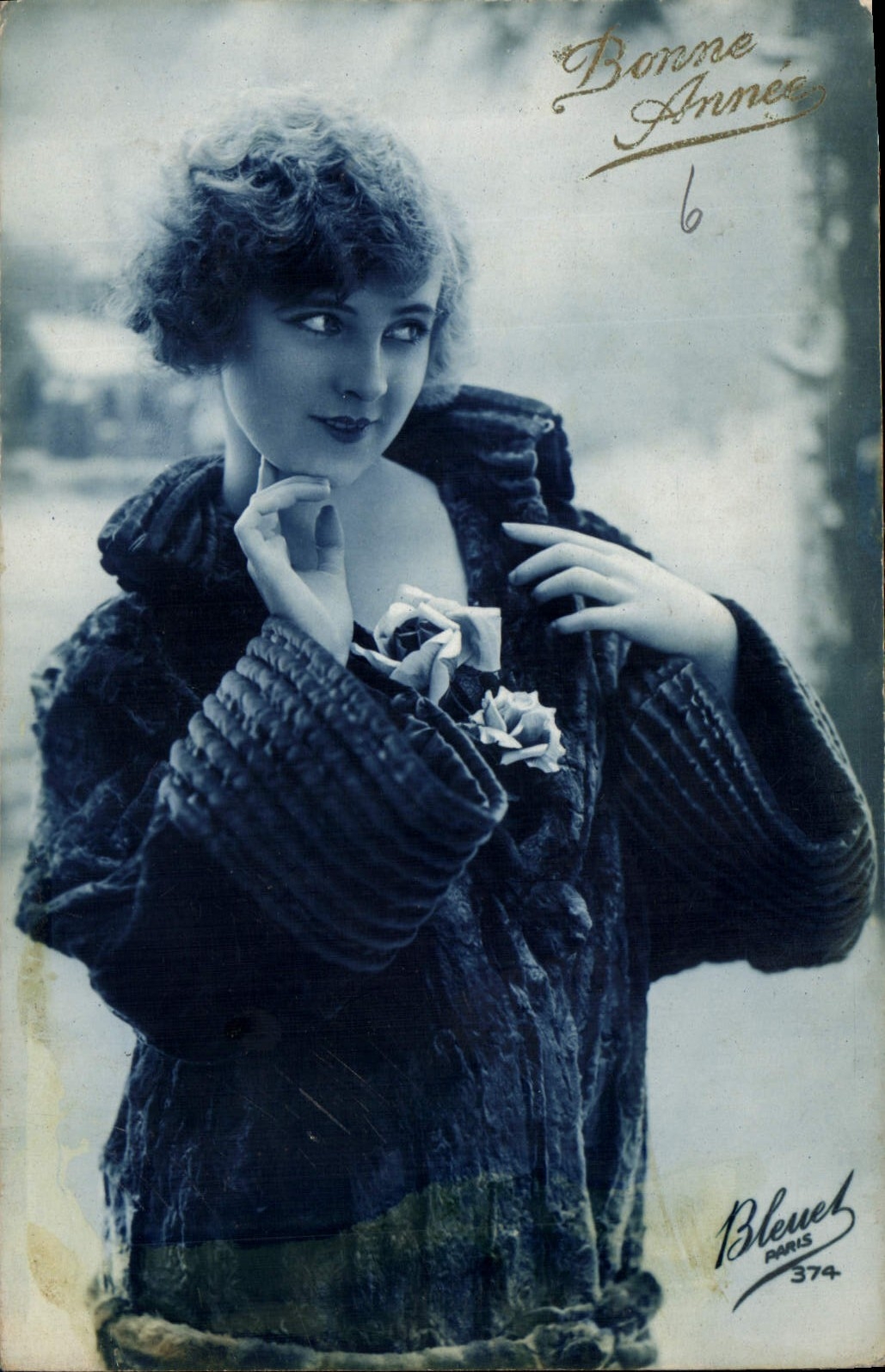 CPA Bonne Annee Femme