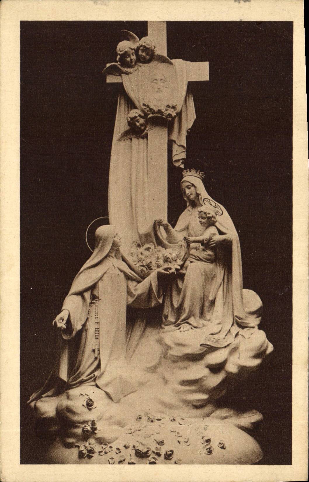Groupe sculpté dominant le Maître-Autel — Chapelle des Carmélites de Lisieux — éditeur Calvados