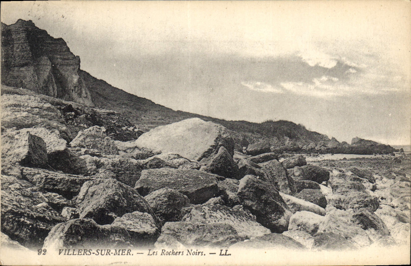 Villers-sur-Mer — Les Rochers Noirs — LL. — N° 82