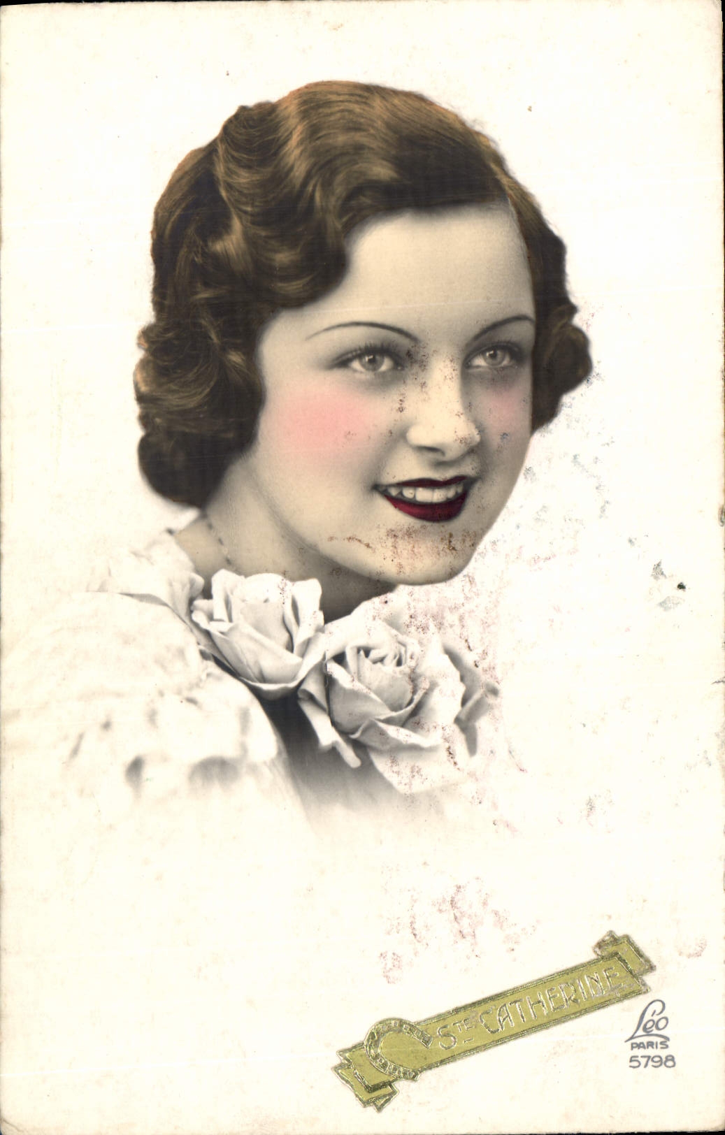 Jeune femme souriante — portrait — S.T. CATHÉRINE, Paris, n° 5798