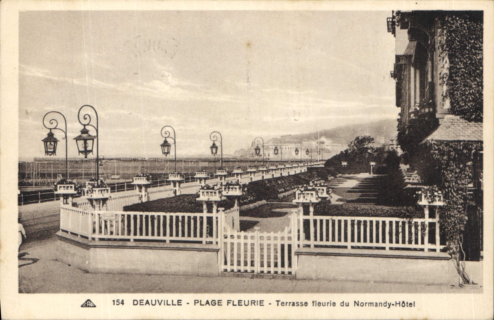 Deauville - Plage Fleurie - Terrasse fleurie du Normandy-Hôtel