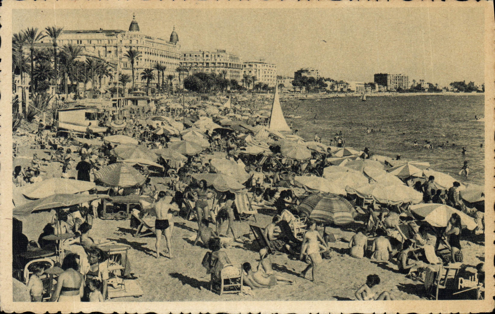 Cannes - Plage de la Croisette — Éditeur Rella, Nice