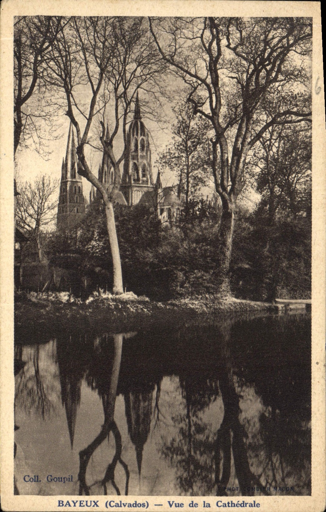 Bayeux (Calvados) — Vue de la Cathédrale — Phot. Combier Macoun