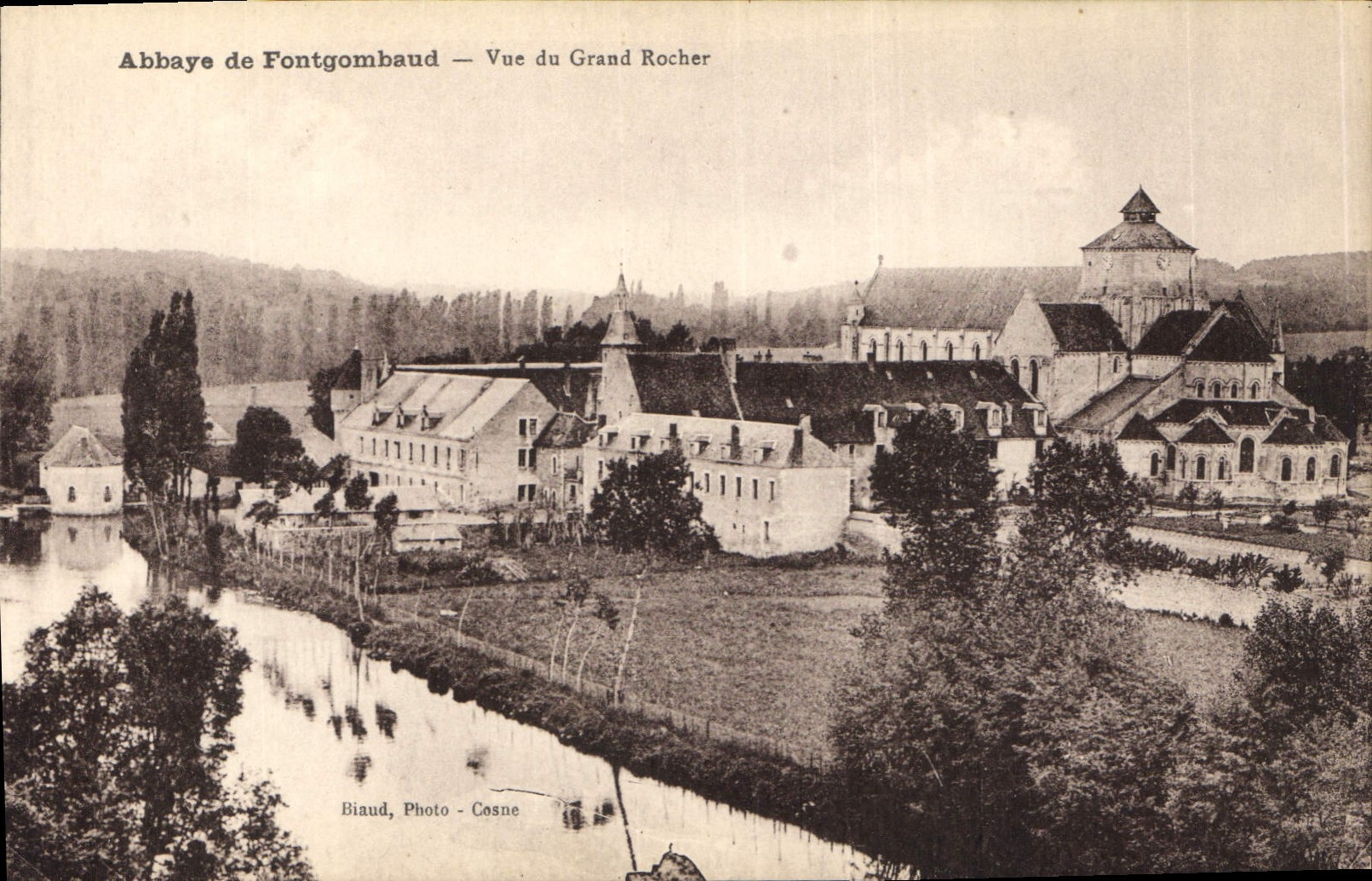 CPA Abbaye de Fontgombaud Vue du Grand Rocher 