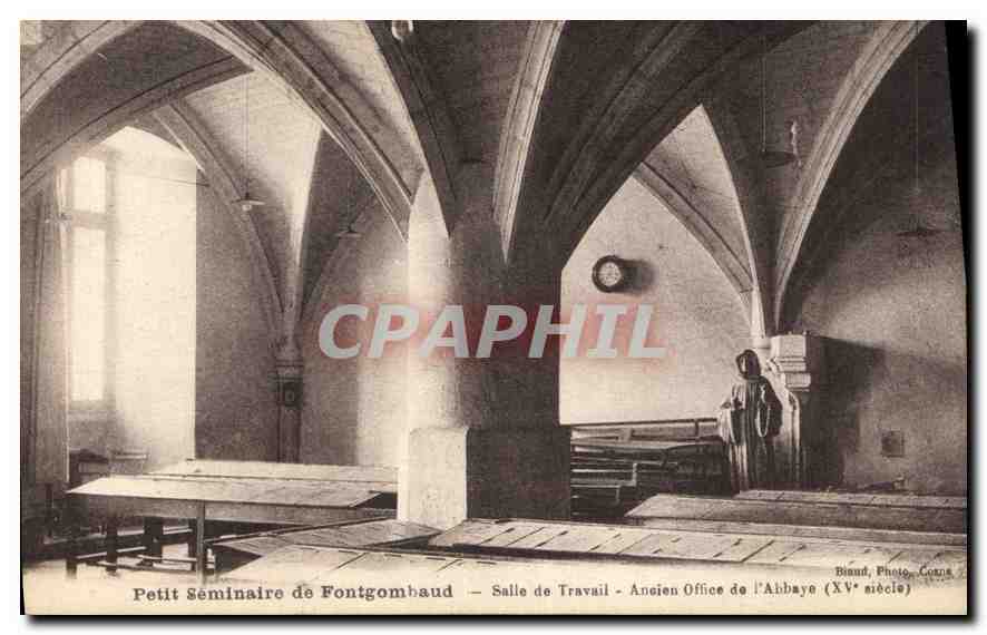 Petit Séminaire de Fontgombaud — Salle de Travail - Ancien Office de l'Abbaye (XVe siècle) — Binaud, Photo. Corns